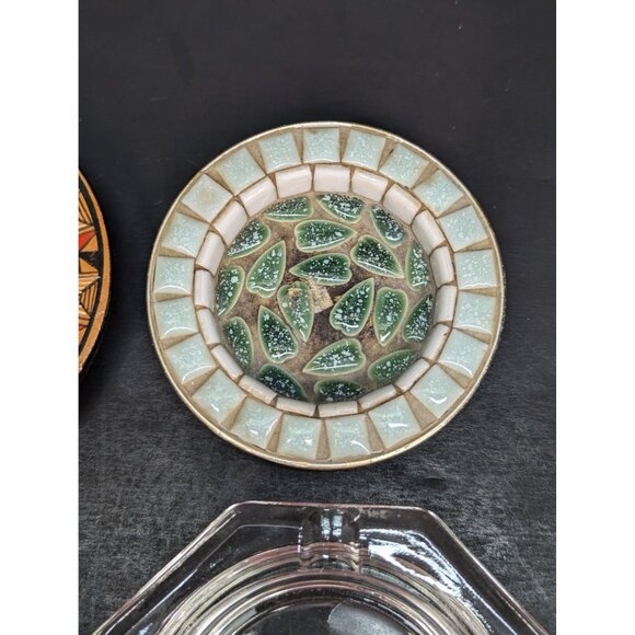 Vintage Ashtrays Lot of 4 Read Description for Details - Picture 3 of 6